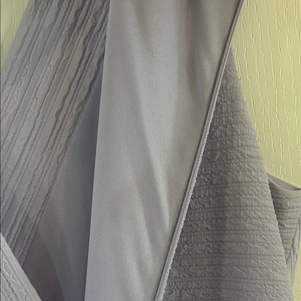 Lavender Sleeveless V-Neck Midi Dress - Picture 3 of 5